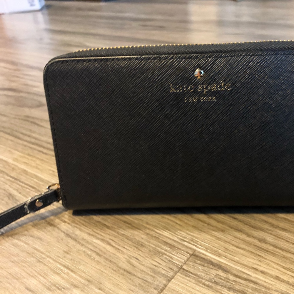 Kate Spade Wallet (Wristlet)
